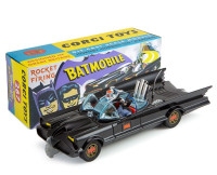 CR267 Batmobil mit Robin Figur. 1:46