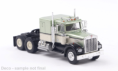 86252 Kenworth W900 Sattelzugmaschine, grün/schwarz. 1:87
